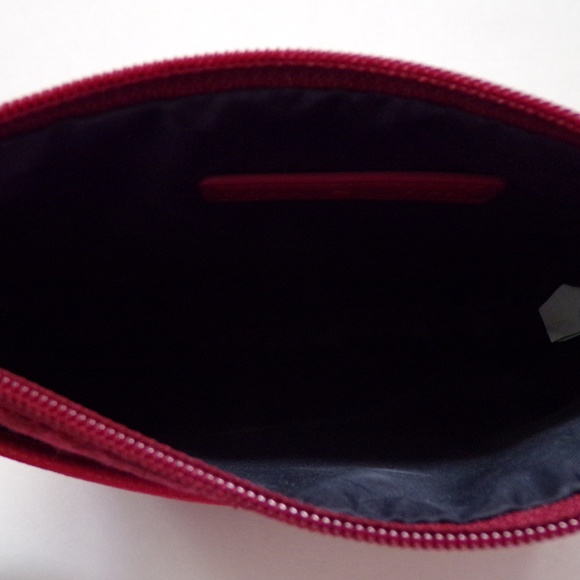 Tommy Hilfiger Red Womens Wristlet Wallet Small Casual Logo Bag WA1539 - Picture 4 of 6